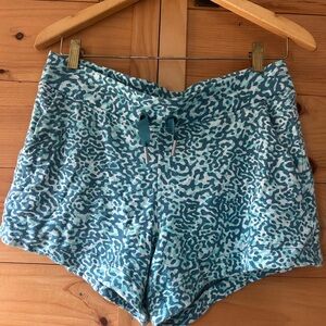 Athleta Balance 4” Shortie Teal Camo Patterned Women's  Shorts Medium